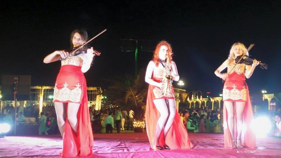 female trio musicians goa